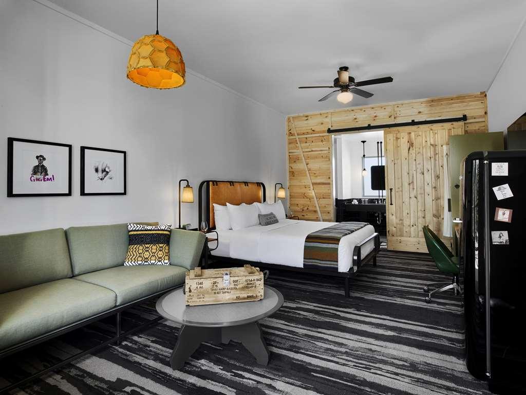 Cavalry Court, By Valencia Hotel Collection College Station Quarto foto