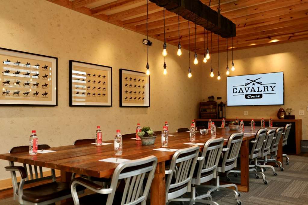 Cavalry Court, By Valencia Hotel Collection College Station Instalações foto